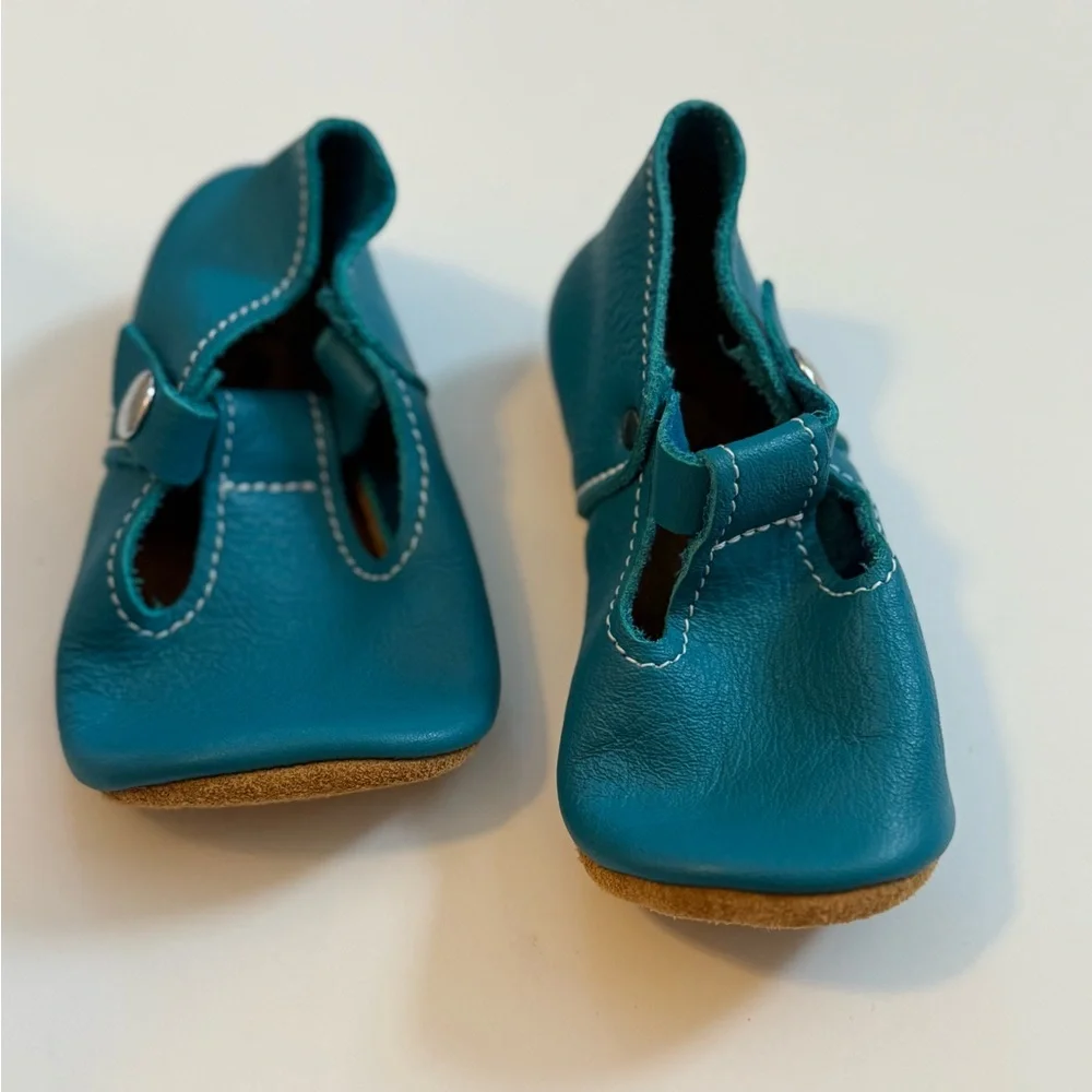 Size 6 mon petit shoes (peacock? ). - Picture 1 of 4